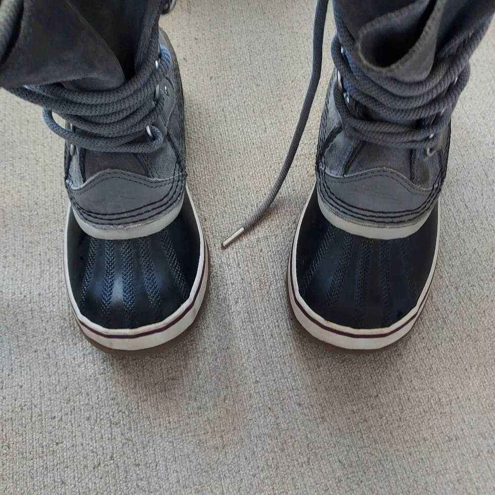 Sorel Joan Of Arctic Waterproof boot. In Grey